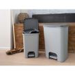 Szemeteskosár pedállal, műanyag, szürke, 20 L, 30,3x29,4x42,8 cm, Curver